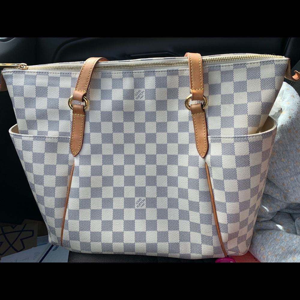 FINAL PRICE REDUCTION- Louis Vuitton Totally MM DA